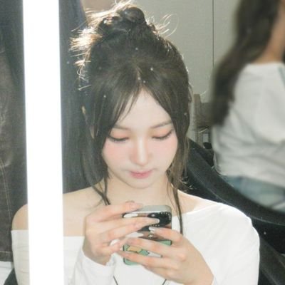 hide0us_gh0st's profile picture. ˚ʚ♡ɞ˚      n o t     n e w   |   17 ⁰    #edtwt