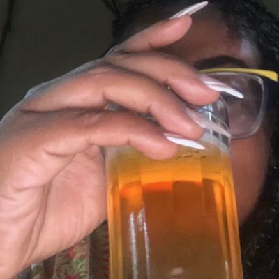 samaravilha0's profile picture. rainha e síndica da rua da lama 🕊️💸🥇🥱🐭