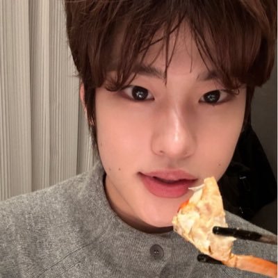 kkiikki252's profile picture. 