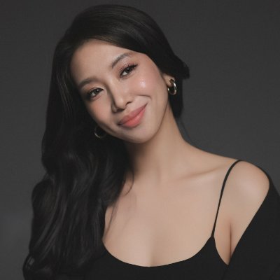 ecirteaB_12's profile picture. Question everything, create something ✦ | Storyteller at heart | Lover of sparks, whispers & midnight cafés | Curiosity over comfort
