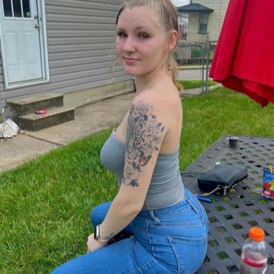 ShelleyTay33wc's profile picture. 