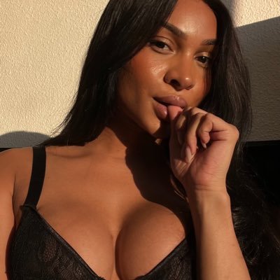 🏳️⚧️🇫🇷French Trans woman content creator with a real massive cock 🍆 https://t.co/NPpWtICtHt | https://t.co/avXFPVeBXe FACETIME SHOW DM 🔞