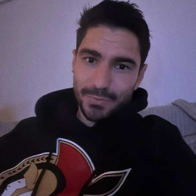 SimonBricard's profile picture. 👨‍👧‍👦🏒• Fan des Sénateurs d’Ottawa 🇨🇦🇫🇷 #NHL #GoSensGo • ⚽️ 1 seul amour dans l’hexagone ASSE 💚🤍