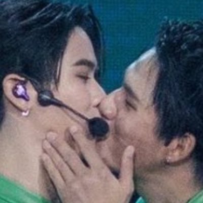 Hobi 💜 Hueningkai 💙FirstKhaotung ❤️🔥 WinnySatang💘 JoongDunk 🖤 GeminiFourth 🩵
