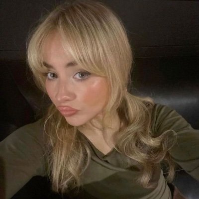 povmxo's profile picture. blair waldorf fan account