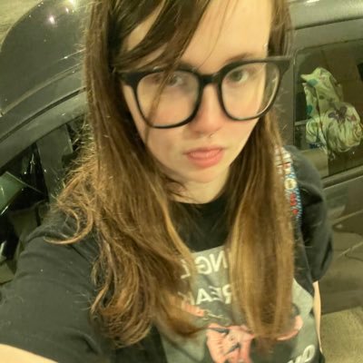 ambitiondetour's profile picture. 🦫🍏🌈🐾 9teen • emo/diy/poppunker @theultpourover