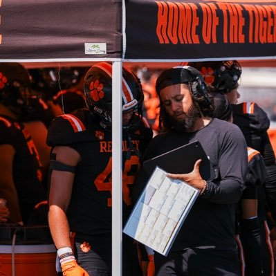 Passing game coordinator/Quarterbacks coach @reedleycfb BDD’S. AGNB. Fayetteville state Alum. J. Cole Fanatic.