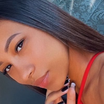 crlthaiina's profile picture. @vicpaiva18 @lilifentyy 💛👭