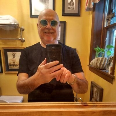 PapiGallar25833's profile picture. Latin America Guru