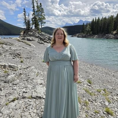 undin_e's profile picture. 🇨🇦🇨🇦  Toronto N5 -- 🎸 ours  × tlgad & witnessed  the 🎹 triple threat cassandra × mad woman × idsb  ❤️‍🔥
spoiler free #TSthelifeofashowgirl account !