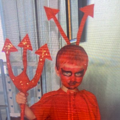 victoreremita0's profile picture. Paint-sniffing survivor. Beelzebub’s great-grandson.