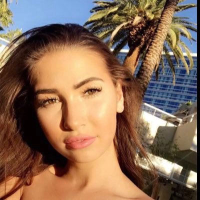 saron_helen's profile picture. 