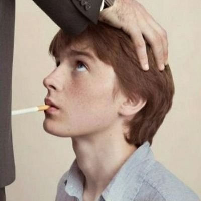 Maximilimum12's profile picture. 18| He/him | computer💻 engineering | Nerd | Libertine hedonist | 🏳️‍🌈 | 🕉️