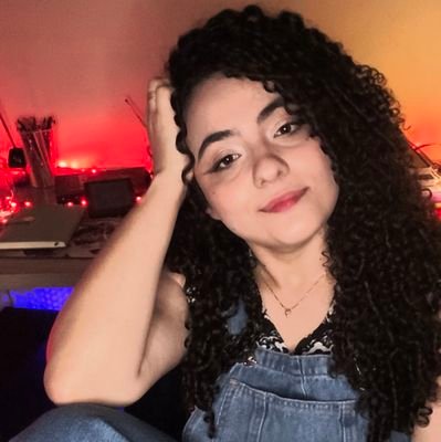 oiAnalisa's profile picture. Tenho um canal sobre filmes de Terror (as vezes anime)e dou a minha opinião 💛🎬✌🏻