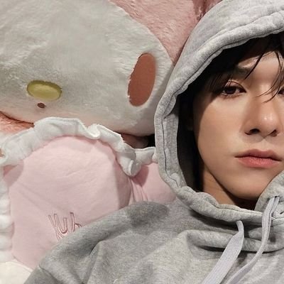 runwonve's profile picture. 