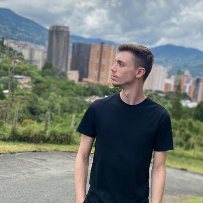 JohnFuhrm12's profile picture. Viajo por el mundo y me deslizo en las olas | I’ll teach you Spanish | Digital Nomad |🇺🇸🇧🇷🇦🇷🇨🇴