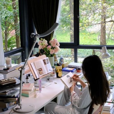 yLegecsugh's profile picture. Always open for a chat | Let’s turn follows into friendships ✨