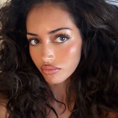 heathersmind777's profile picture. a brunette’s intuition is never wrong