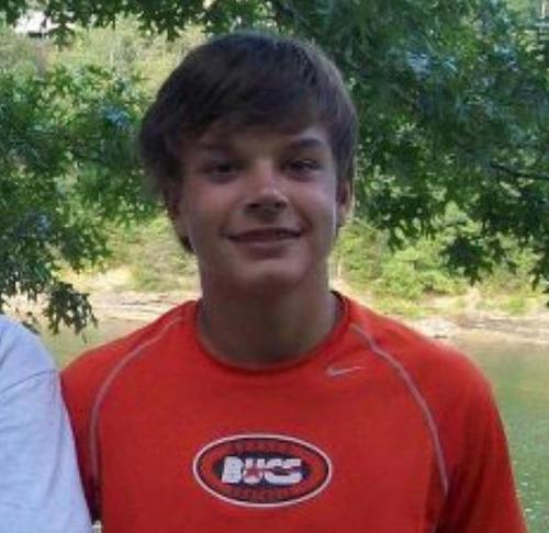 Mid-Fielder #12 lacrosse player for @U15HooverBucs. Football and Basketball player for Bumpus. 2011 Metro South Football Champions 8-0.