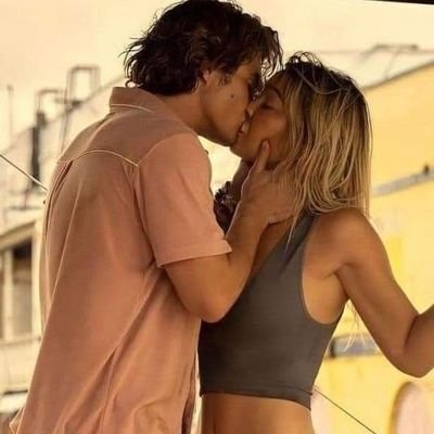 Daughter of Joel Miller. In a world where darkness fills the air, @OfWolfBoy is my light. #TWDRP. #FTWDRP. #TLOURP. {WT: #IvoryBlush}.