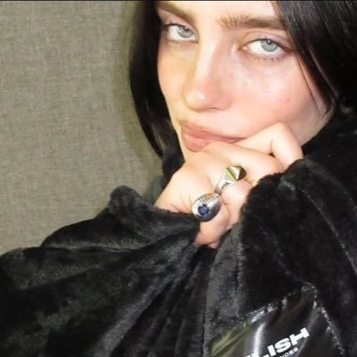 goth1cmoons's profile picture. 17+ 🖤