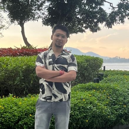 r_joydeb's profile picture. कालकालमंबुजाक्षमक्षशूलमक्षरं काशिकापुराधिनाथकालभैरवं भजे ||
I am nothing without Bhairava's Blessings.
Software Engineer at @crowdvolt
https://t.co/dqG9csMMVW