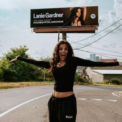 lanie32600's profile picture. 
