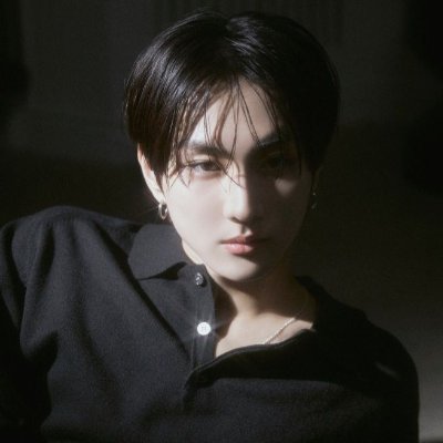 _yjwone's profile picture. 