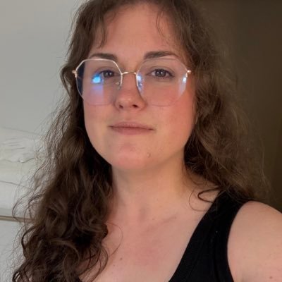 hihollyn's profile picture. 28 / nc / she/her