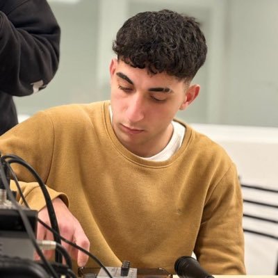 Dylan87327937's profile picture. Estudiante de periodismo deportivo, hincha de Newell's  ❤️🖤ademas me gusta el freestyle 🎤 Y  los Lakers en la NBA🏀