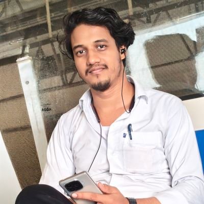 SaddamBhaiii's profile picture. राजनीति मेरा पेशा नही,
देश की मिट्टी कभी खाई थी बचपन में ,
इसीलिए खून में देशभक्त का जज़्बा है।।