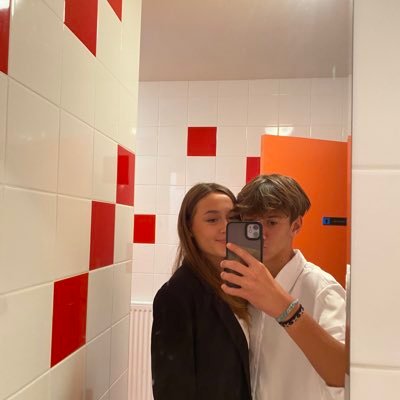 gabillier6827's profile picture. 