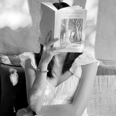 nxiiii98's profile picture. حَالمةً كميَاهِ الخَلِيج ، وصَاخِبةً كَصَهيلِ الِجَياد