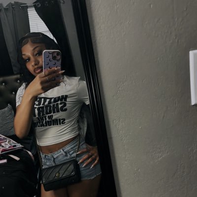 AmbsssZe's profile picture. I’m exactly who tf i think i am.