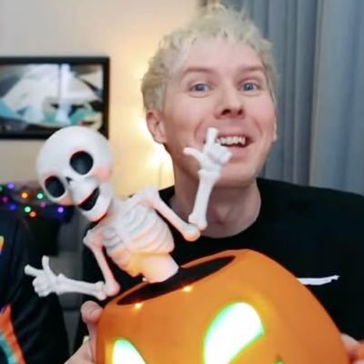 need2getoffthec's profile picture. recently came out of phannie retirement