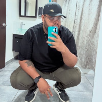 Armymv1's profile picture. Diseñador gráfico, tijuanense , amante de el cine, pizza y nintendo switch