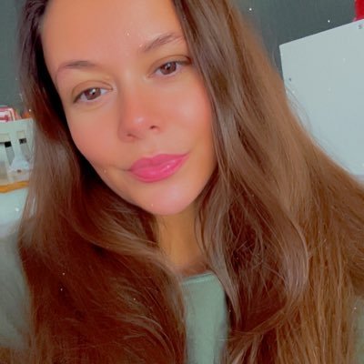 K3llyElizabeth's profile picture. Italia ♡ **Cough28Cough** Law Graduate 👩🏻🎓. Racists will get blocked! Muting unreasonable people 🙄