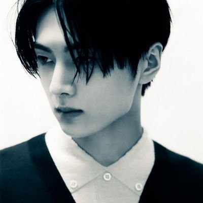 𝘔͟𝘖͟𝘛͟𝘏͟ 𝘛͟𝘖͟ 𝘈͟ 𝘍͟𝘓͟𝘈͟𝘔͟𝘌: Born into the confines, burdens and expectations of perfectionist people. Oh... please! Can I be free from this reserve?