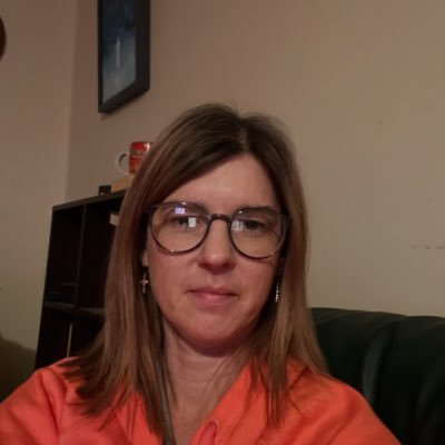 🌻Mum to one 🌻Dip. Family History 🌻Transcribing - “The Face of White Australia.” project. 🌻Books