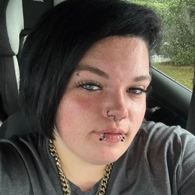 DaniFaye01's profile picture. Mod @ExolvedEsports || Apex Legends || Fortnite        Let’s play some games and Vibe!🤘🏻🖤🕸️🕷️