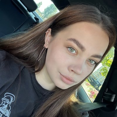 y_gaart's profile picture. бачу карʼєрні сходи — спускаюсь