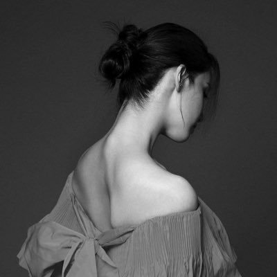 summ_ernigh's profile picture. some call it fangirling, I call it self-care 소시🩷|| 엑소🩶|| 率先垂範 (솔선수범) 💛💙