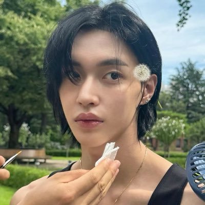 jihyoismybojo's profile picture. jihyo dihati sebelah kanan wonbin sebelah kiri #adil #sikap