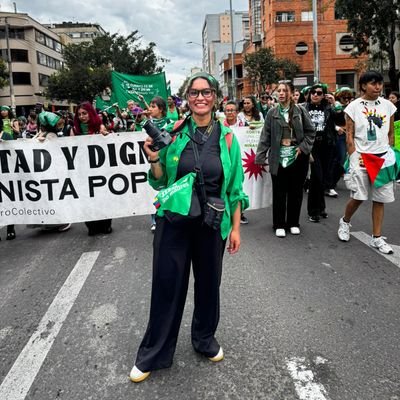 alsondelmar_'s profile picture. Profe de Ciencias Sociales y Fotógrafa. 
Salsera y rola 💃