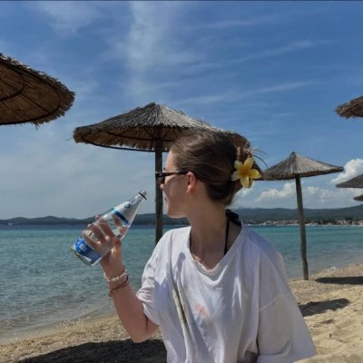 emooorygirl's profile picture. Re-posting what makes me smile 🌸