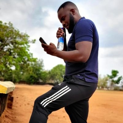 banda_chimango's profile picture. does the right thing regardless.....prefers to learn through experience.
Poli Sci major 👨‍🎓