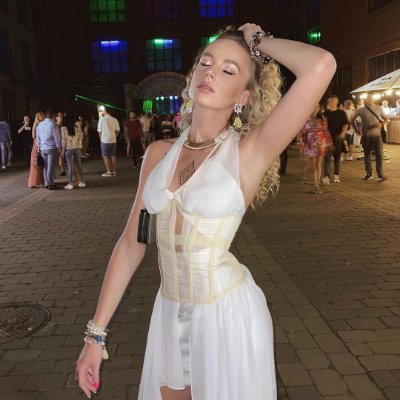 kmuyu37462583's profile picture. 