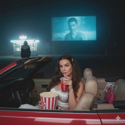 _krissnicolee_'s profile picture. 32♏️ Flyers🧡🖤🏒 Phillies♥️⚾️ FPU Alumni  ‘20📚💙🧡🐤 BA in Criminal Justice☠️ Crazy Plant Lady💚🌵🌱