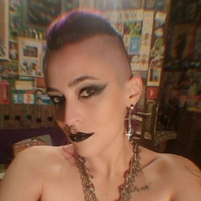 succcubina's profile picture. Made in Brazil, raised by the world. I'm a product designer, creative entrepreneur & pro-dominatrix. | DM fee 20$