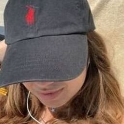 Yhara64605's profile picture. 